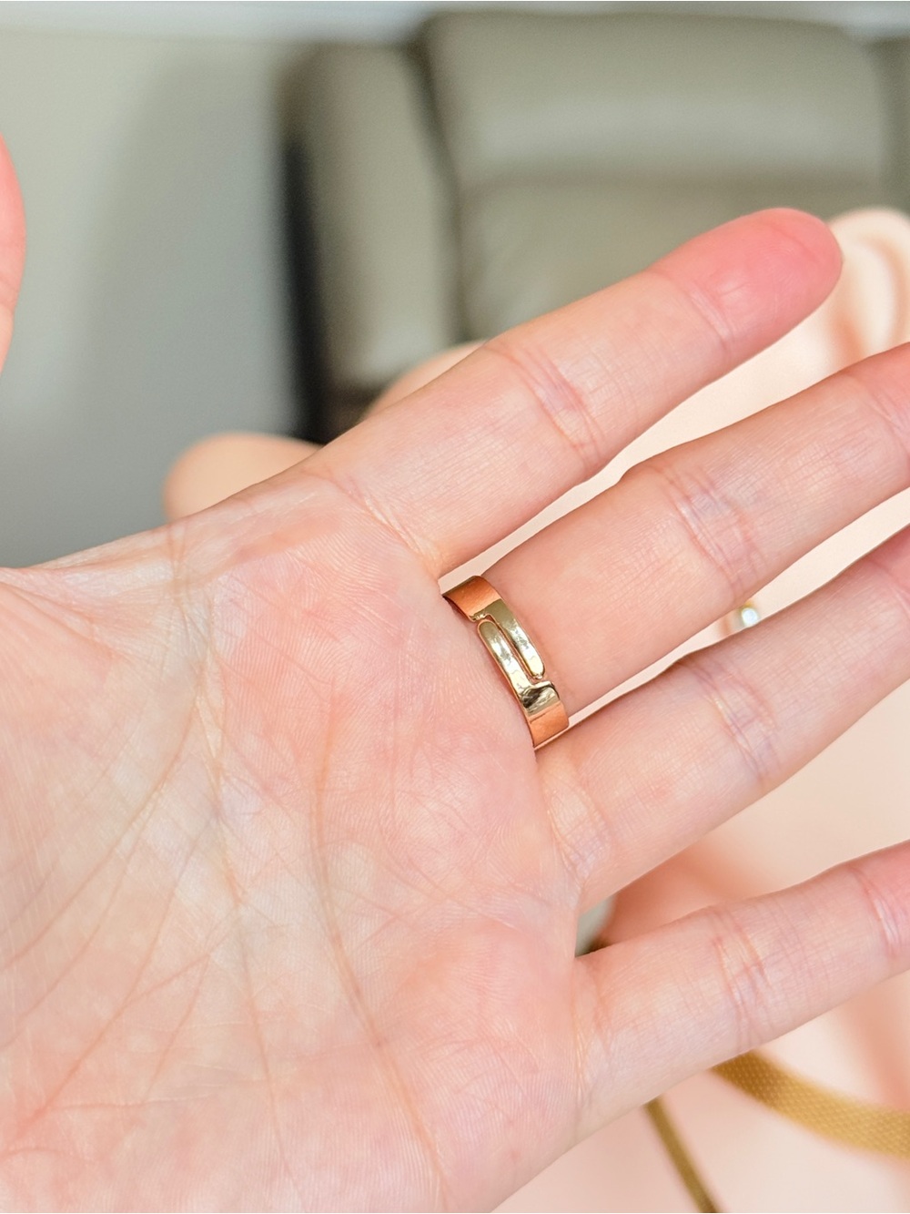 Gold Pearl Statement Ring - Picture 7 of 12